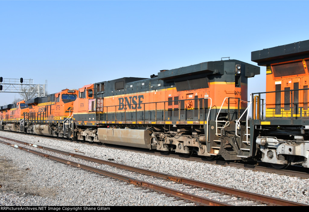 BNSF 979 Roster shot